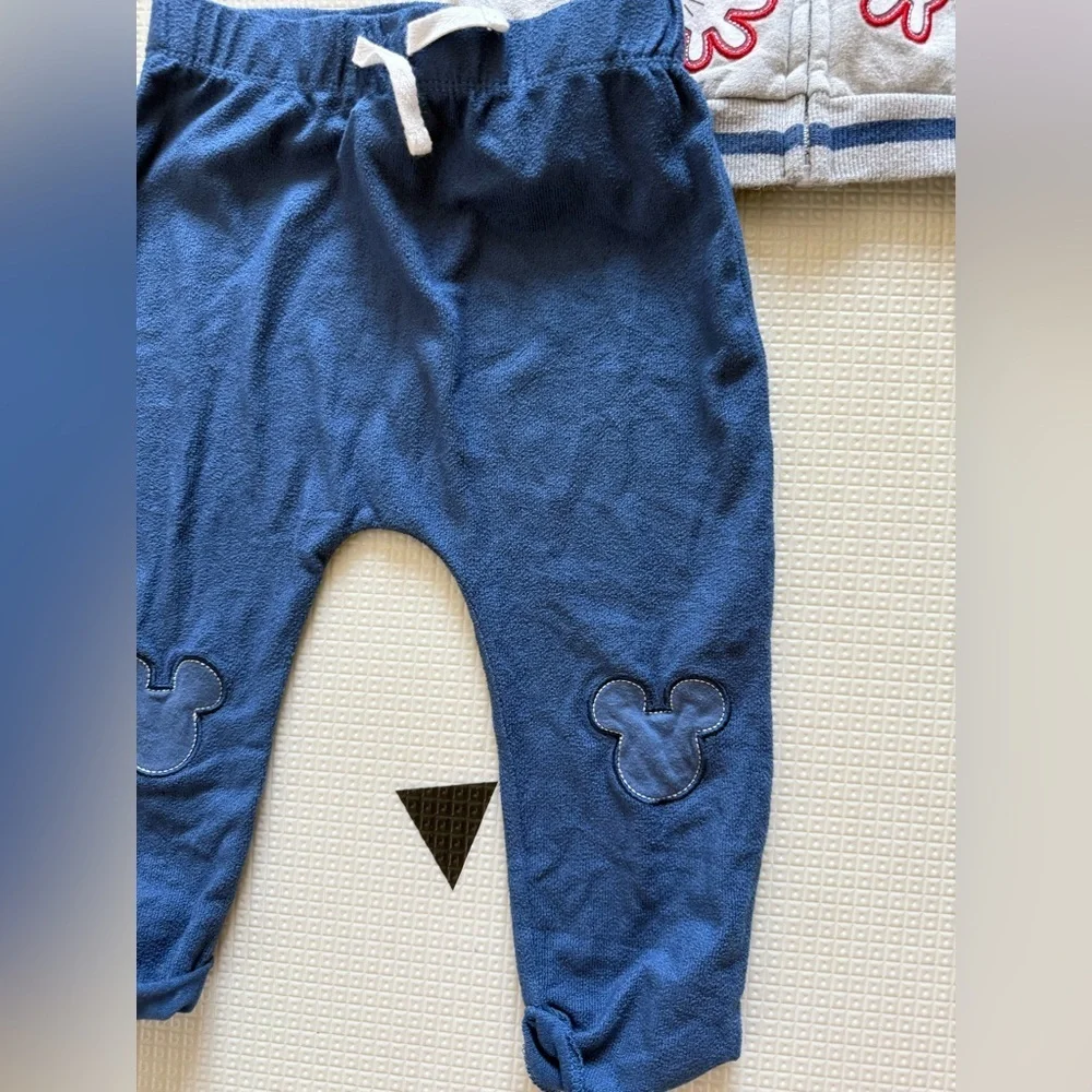 Disney Baby|Baby boy or gender neutral Gray and Blue Mickey Mouse matching set•